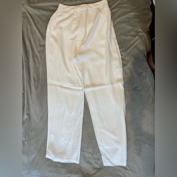 DISSH white ‘Berlin’ pants - Picture 2 of 5